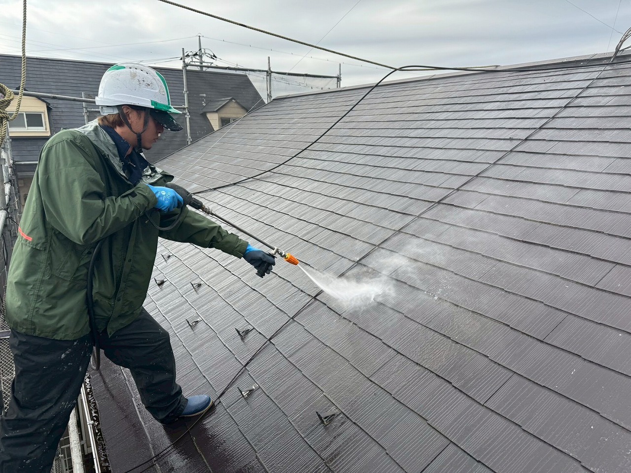 屋根の高圧洗浄
